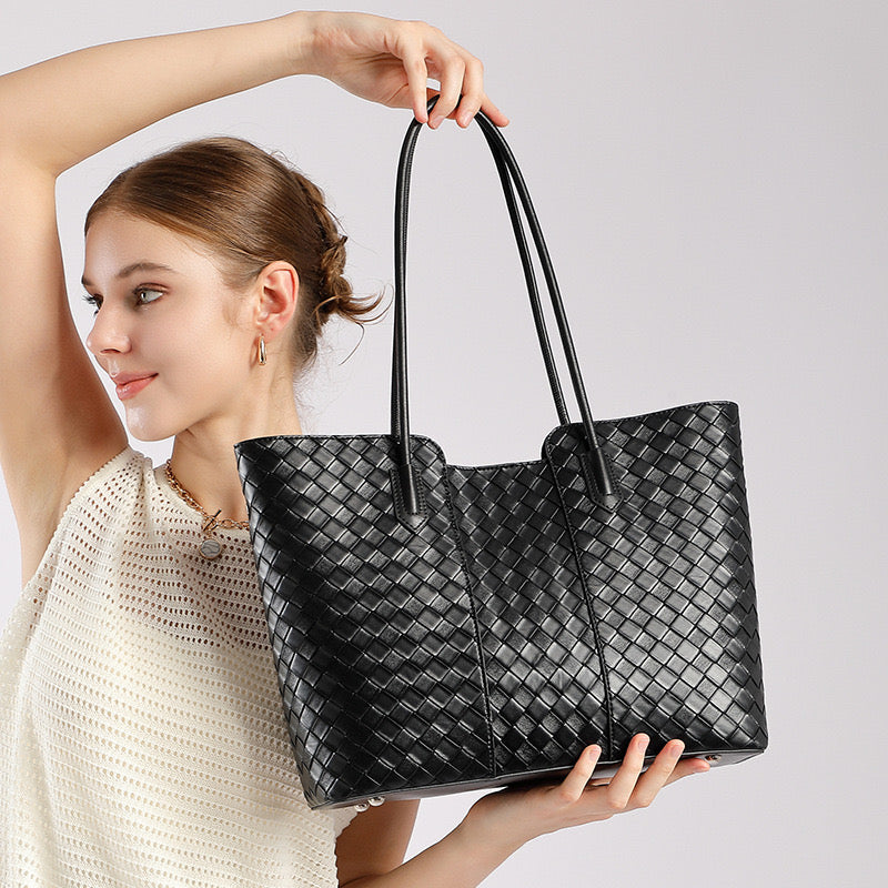 Women’s Woven Leather Shoulder Bag – Large Capacity Tote with Magnetic Buckle